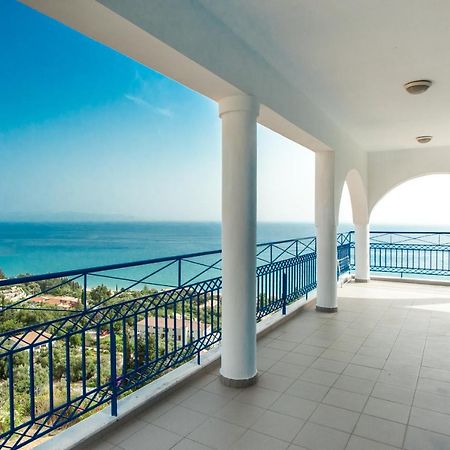Folies Apartment Лурдата Екстериор снимка