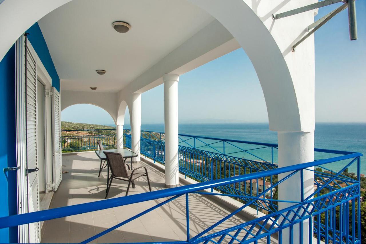 Folies Apartment Лурдата Екстериор снимка