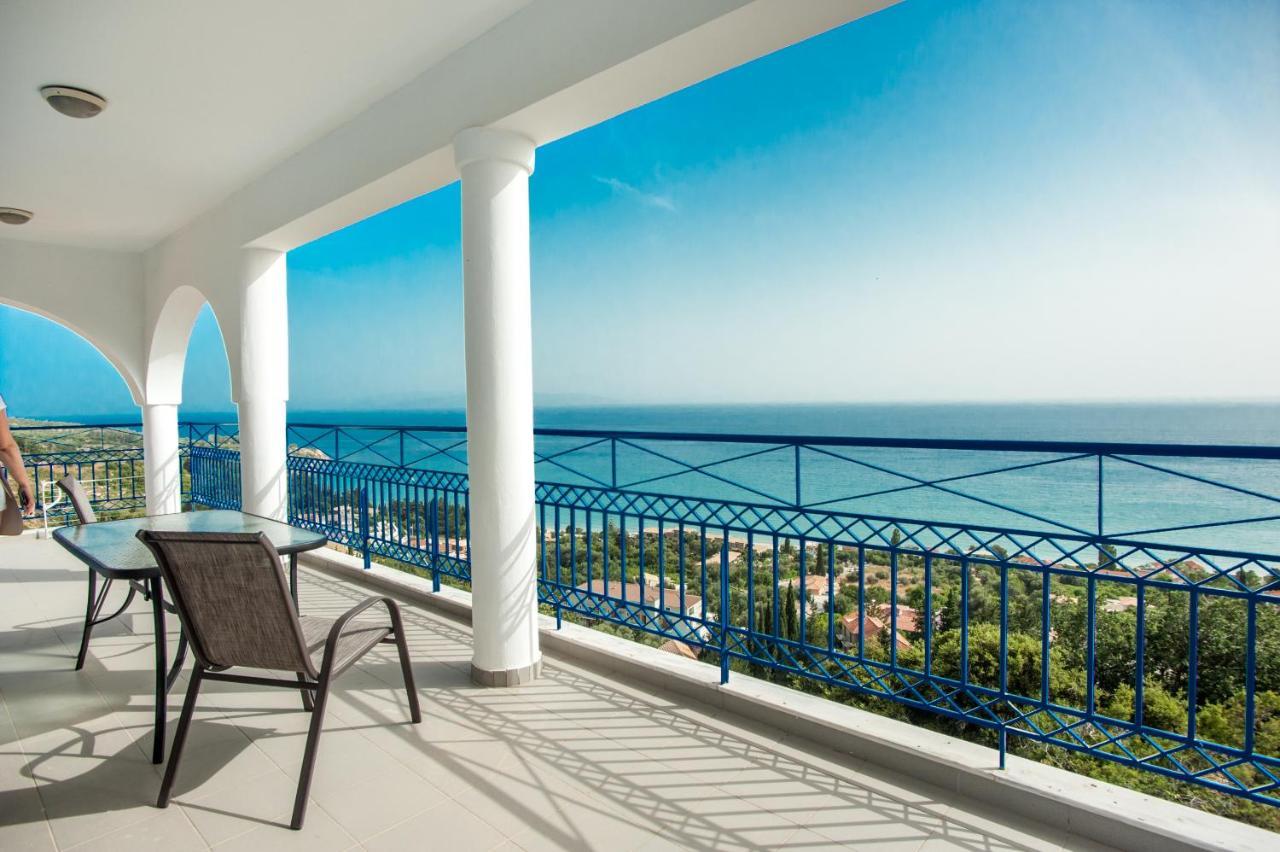 Folies Apartment Лурдата Екстериор снимка