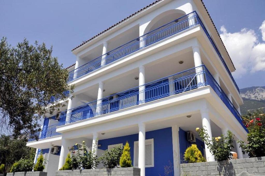 Folies Apartment Лурдата Екстериор снимка